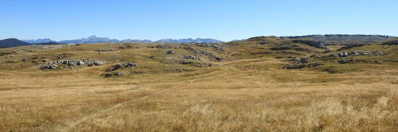 Le plateau karstique de Font d'Urle vu depuis la Porte d'Urle