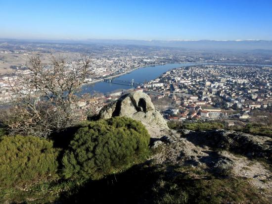 Tain l'Hermitage et Tournon vus depuis le belvédère de la Chapelle