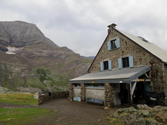 Au refuge des Espuguettes (A l'arrière l'un des deux Astazou)