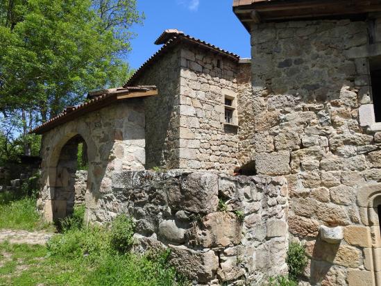 Au creux des gorges de la Daronne, le hameau de Saint-Sorny