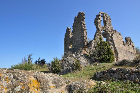 Au pied du château de Pierre Gourde