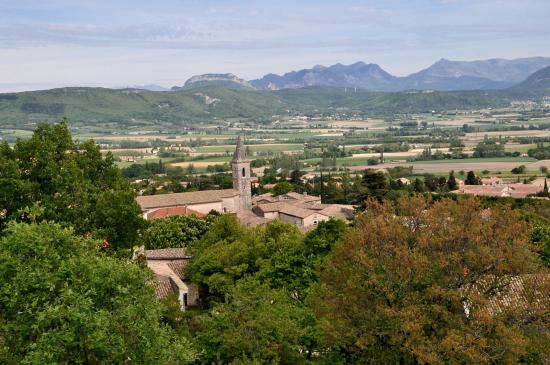 Descente sur Marsanne par le sentier du Serre de Paruel