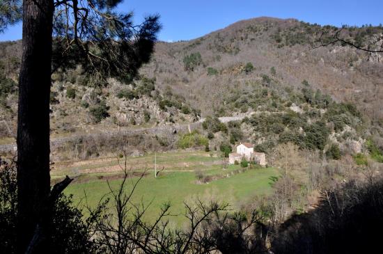 Le hameau de Doulet à la confluence du ruisseau du Doulet avec la Dunière