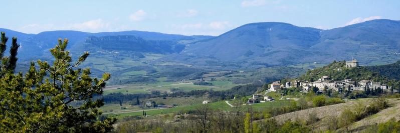 La vallée de la Gervanne vue depuis le sentier du col de l'Armurier au col de la Boîte