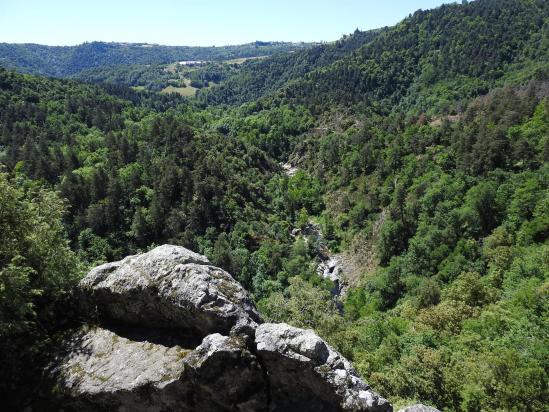 Le Reposoir (vue plongeante sur les vallées de la Daronne et du ruisseau de Jointine)
