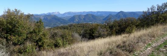 Vue sur les Trois-Becs et Couspeau depuis le sommet du Mont Rachas