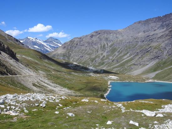 Dans le contournement du lac de la Sassière