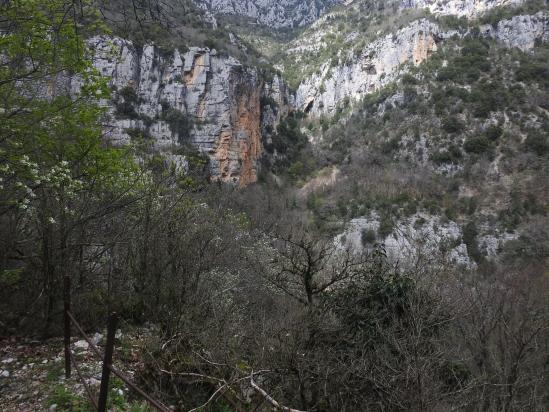 Sur le diverticule entre l'auberge des Cavaliers et la passerelle de l'Estellier