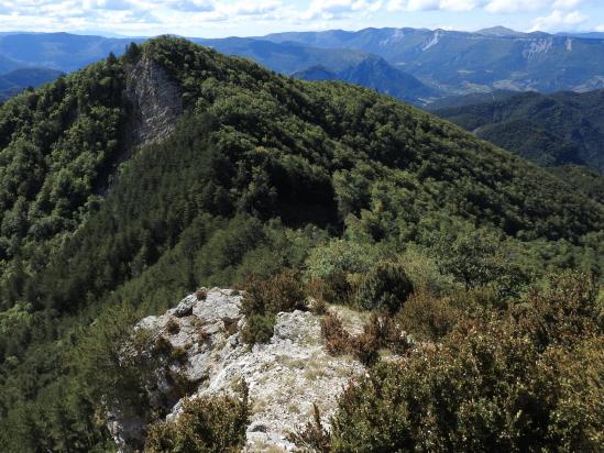 Vue plongeante sur le col du Fays