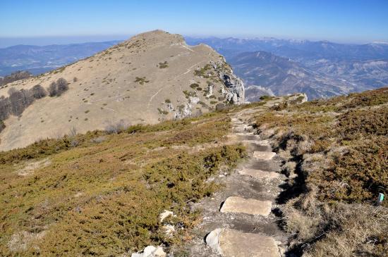 Rochecourbe vue du sentier de descente du Signal