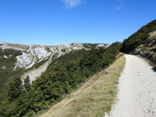 Le col de la Bataille vu depuis la piste d'Ambel