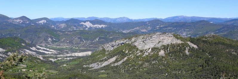 Sur les crêtes de la montagne de Chabre entre le pas de Sainte-Colombe et le col de Saint-Ange