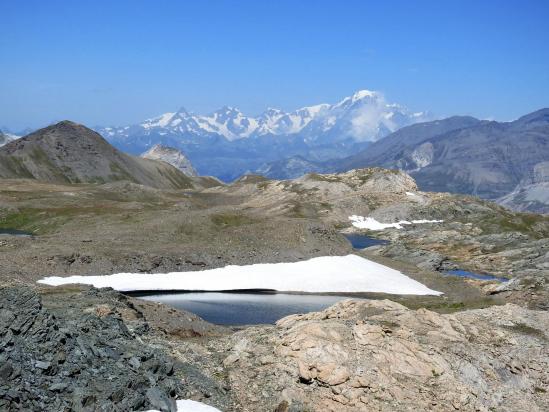 Le massif du Mont-Blanc vu depuis le sentier de traversée entre la brèche et le col de la Rocheure