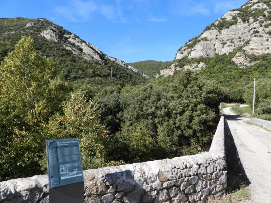 La traversée du Lez entre les Fonds et le Moulin