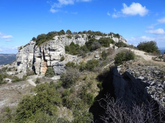 Retour vers le château en passant en contrebas de la carrière