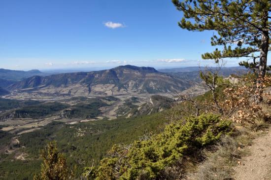 Le massif du Grand Barry vu depuis le Pas de Tripet