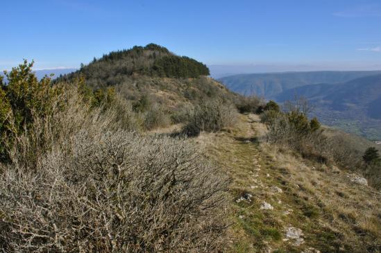 Sur le fil de la crête de la montagne de Charray