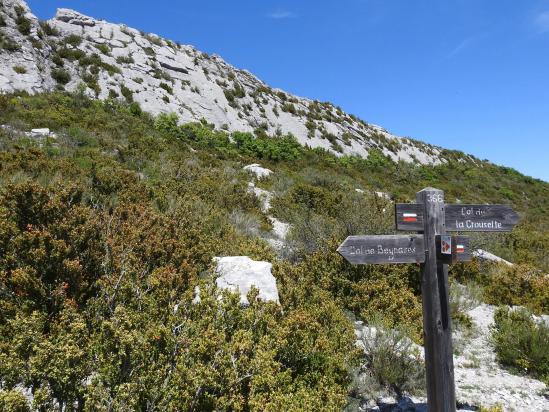 Au pied du col de Saint-Ange (séparation des sentiers)