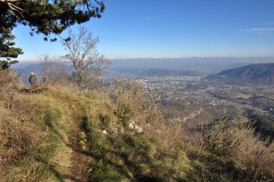 Juste avant de descendre vers Saint-Priest, une dernière vue plongeante sur le bassin de Privas