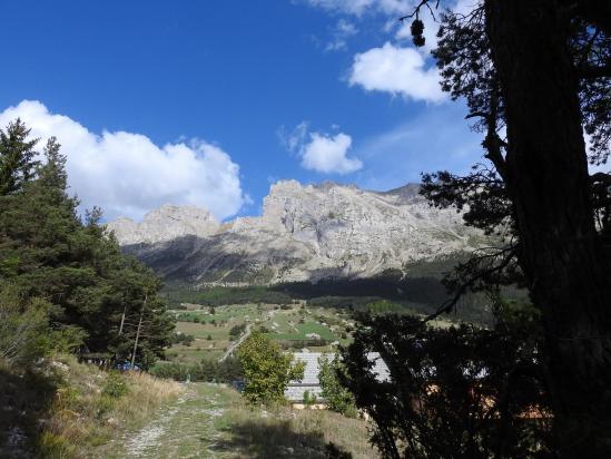 Retour au village du Collet (Montagne de Faraut)