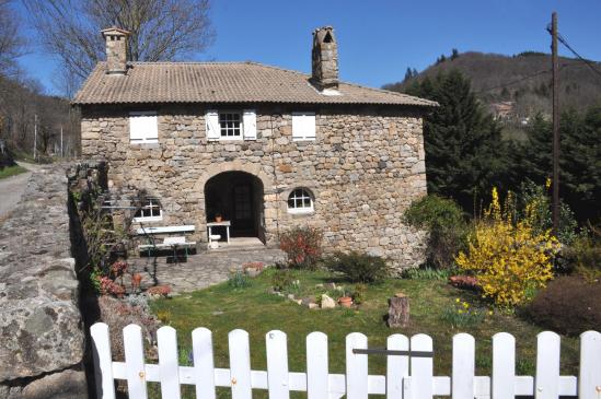 Le hameau du Mazel (Saint-Joseph-des-Bancs)