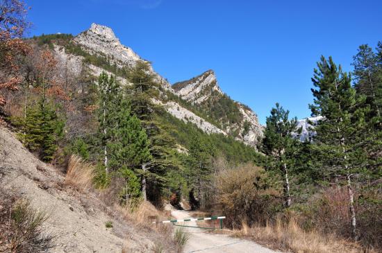 Après avoir descendu le ravin de Beauvoisin, on longe le ruisseau de Beaufayn