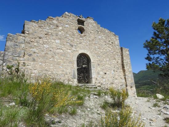 La chapelle des Pénitents au-dessus de Barret-sur-Méouge