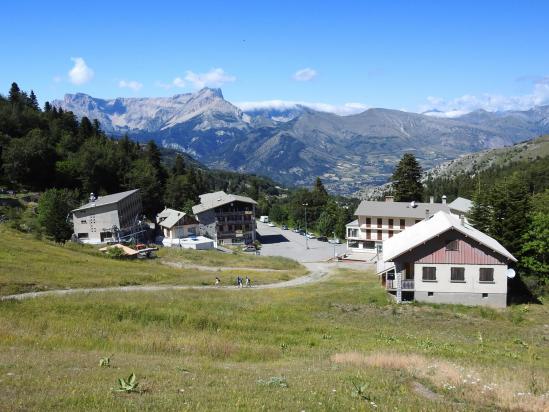 On retrouve la station de ski de Céüze 2000