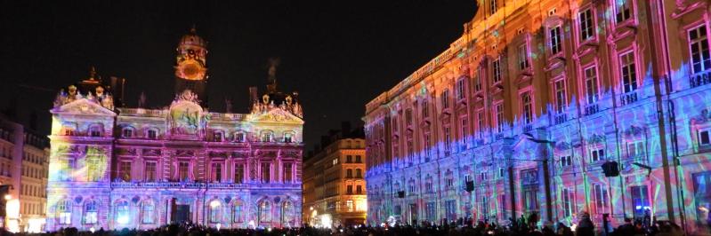 Lyon (Fête des Lumières 2021 - Place des Terreaux - Spectacle Le Lapin dans la Lune)