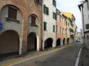 Dans les ruelles sur le chemin de la basilique St Antoine