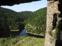 Un bras de la Truyère vue depuis une fenêtre du château d'Alleuze