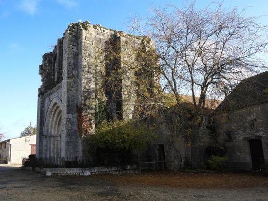 Château-Landon (la Tour Ruinée)