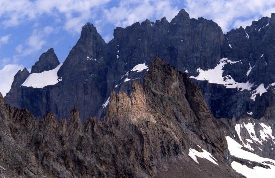 Au col du Clot des Cavales, vue sur les arêtes de la Meije