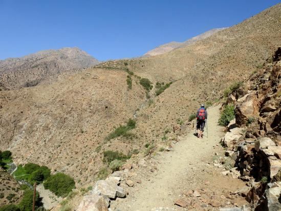 A l'approche de Tarzirt, au loin le Louah et l'adrar Meltsène