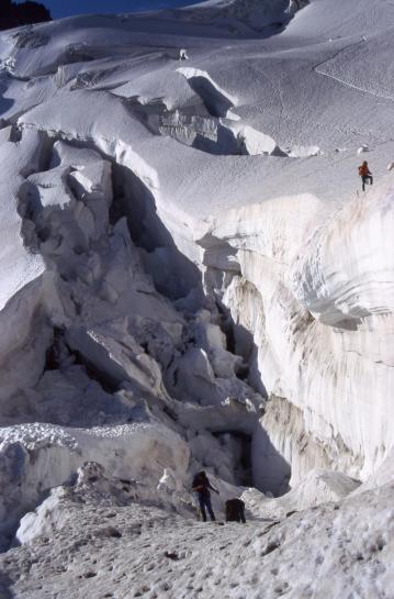 Un pas technique sur le glacier des Violettes