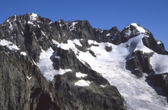 L'Ailefroide vue depuis la sommet de la Pointe des Boeufs Rouges