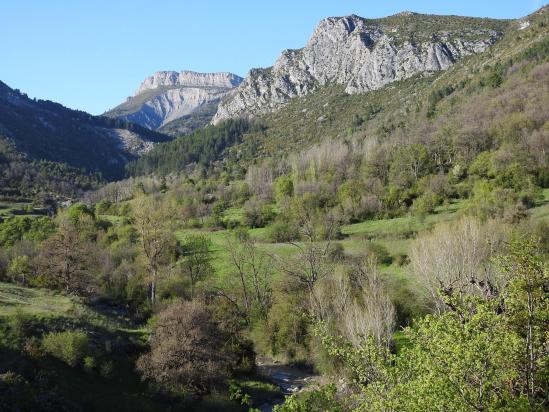 Depuis Blieux, vue sur la montagne de Vibres