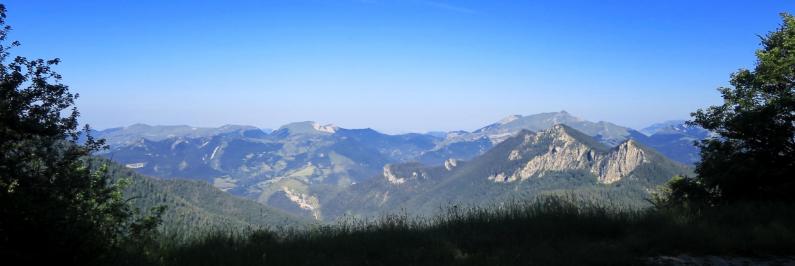 Au belvédère sur la route forestière du col des Tours