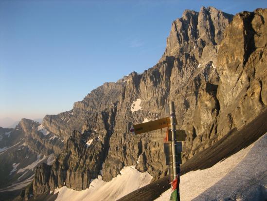 En avant pour l'ascension de la Haute Cime des Dents du Midi