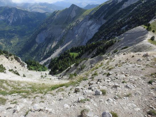 Traversée du col détritique entre La Pare et La Toussière