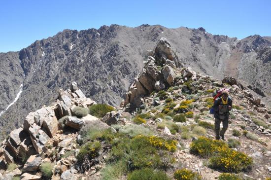 Exploration de la crête entre le tizi n'Tizzirt et le Mtdadène