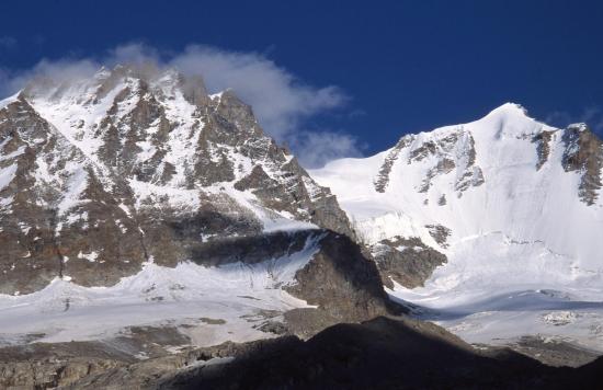 La punta Vaccarone et le Grand Paradis vus depuis le refuge Chabod