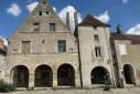 La grand place de Noyers-sur-Serein