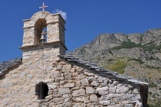 La chapelle Santo Eliseo au pied du Monte Cardo