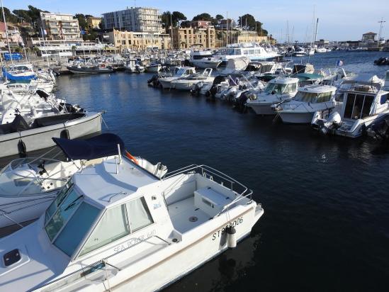 Sur la jetée du port de Carry-le-Rouet