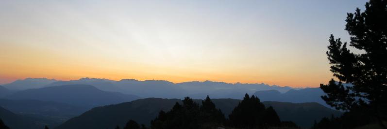 Lever de soleil au Pas de l'Essaure (Massif des Ecrins)