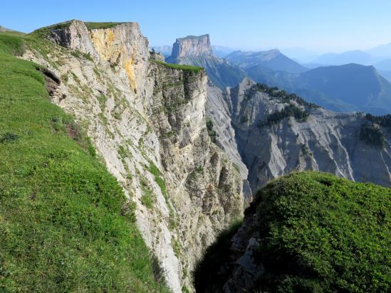 Les falaises détritiques du vallon du ruisseau des Arches