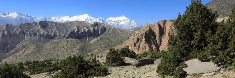 Côté Samar, traversée du plateau avant d'attaquer la grimpette pour passer le col qui donne accès au vallon de la Bhena khola...