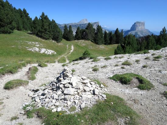 Point de jonction avec le sentier officiel au pied du Pas de la Chèvrerie