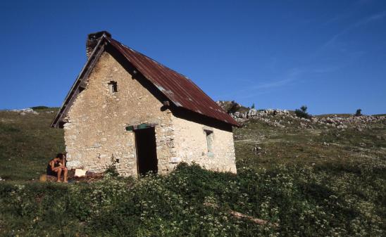 La cabane (bienvenue...) de la Jasse du Play